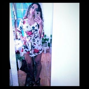 ❌SOLD❌ Long Sleeve Floral Shorts Romper
